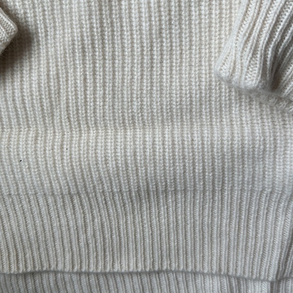 Filoro 100% cashmere v-neck sweater - Picture 3 of 3